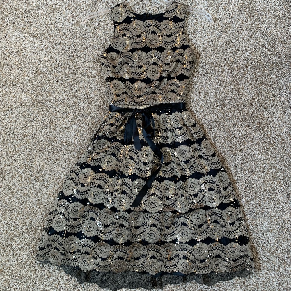 Black and Gold Knee Length Evening Gown/Prom/Homecoming Dress